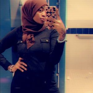 Meet your Posher, Afia